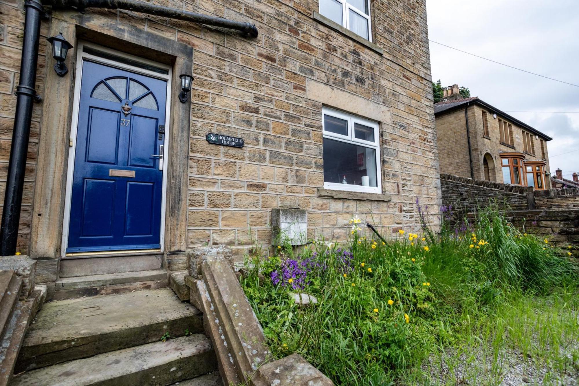 Holiday home Holmfield House
